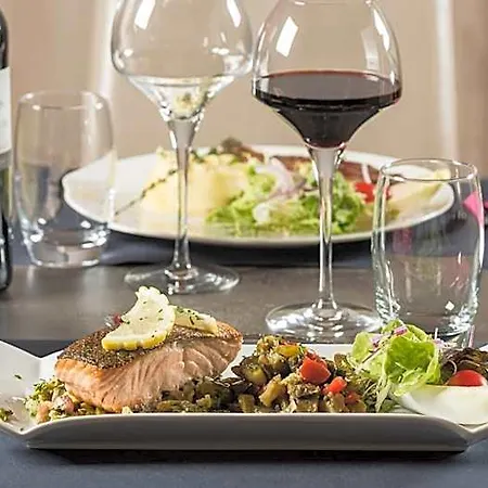 Szálloda Restaurant L'evidence Neufchâteau