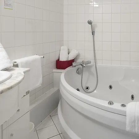 Hotel Restaurant L'evidence Neufchâteau