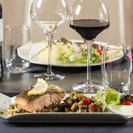 Hotel Restaurant L'evidence Neufchâteau